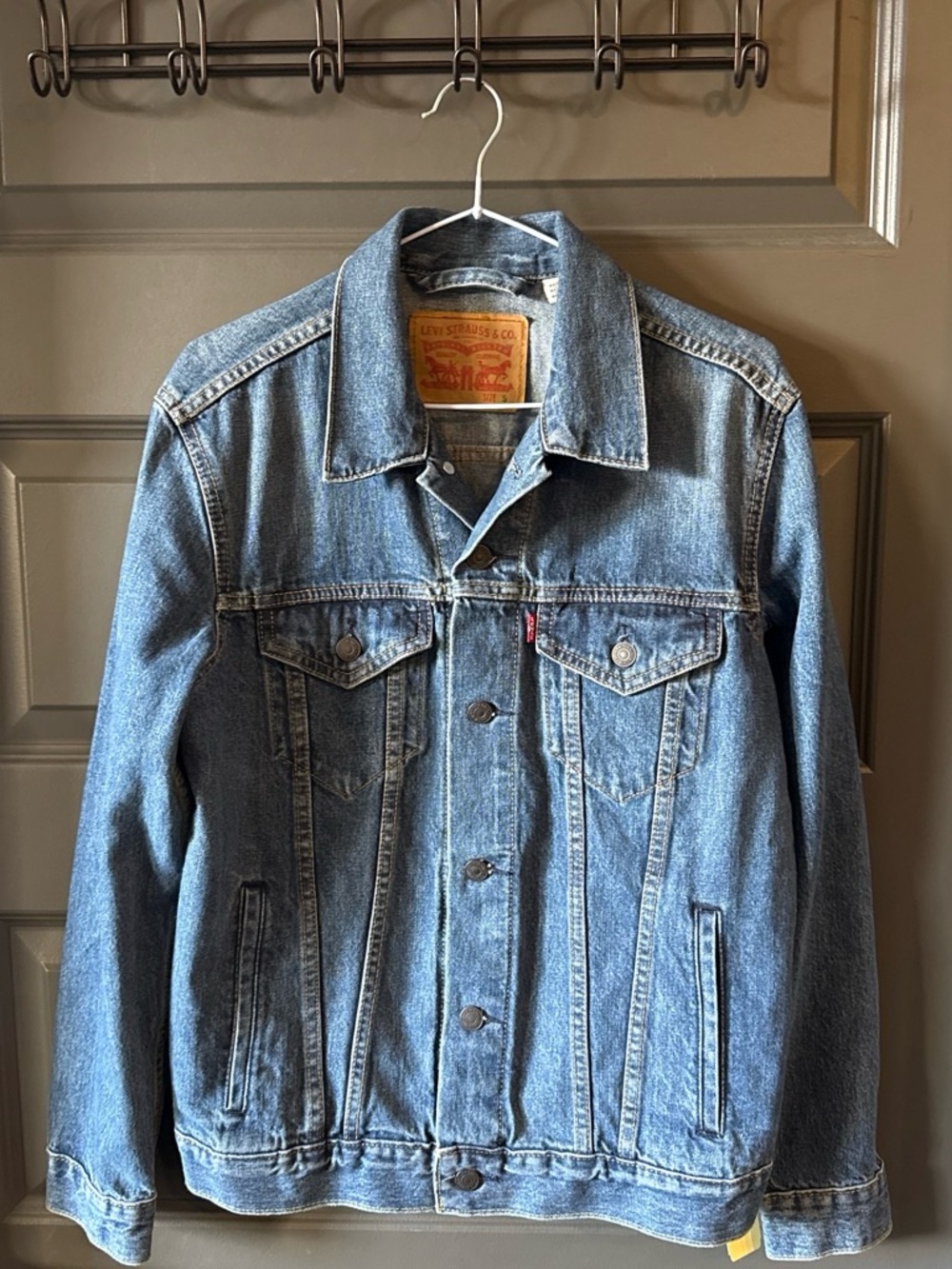 Levi Strauss & Co. Men's Trucker Denim Jacket - Medium Wash - Size Small